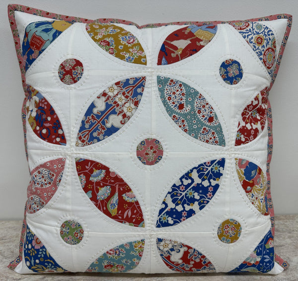 Hani-Lou's Cushion Kit (Tilda Jubilee) By Kerry Worby